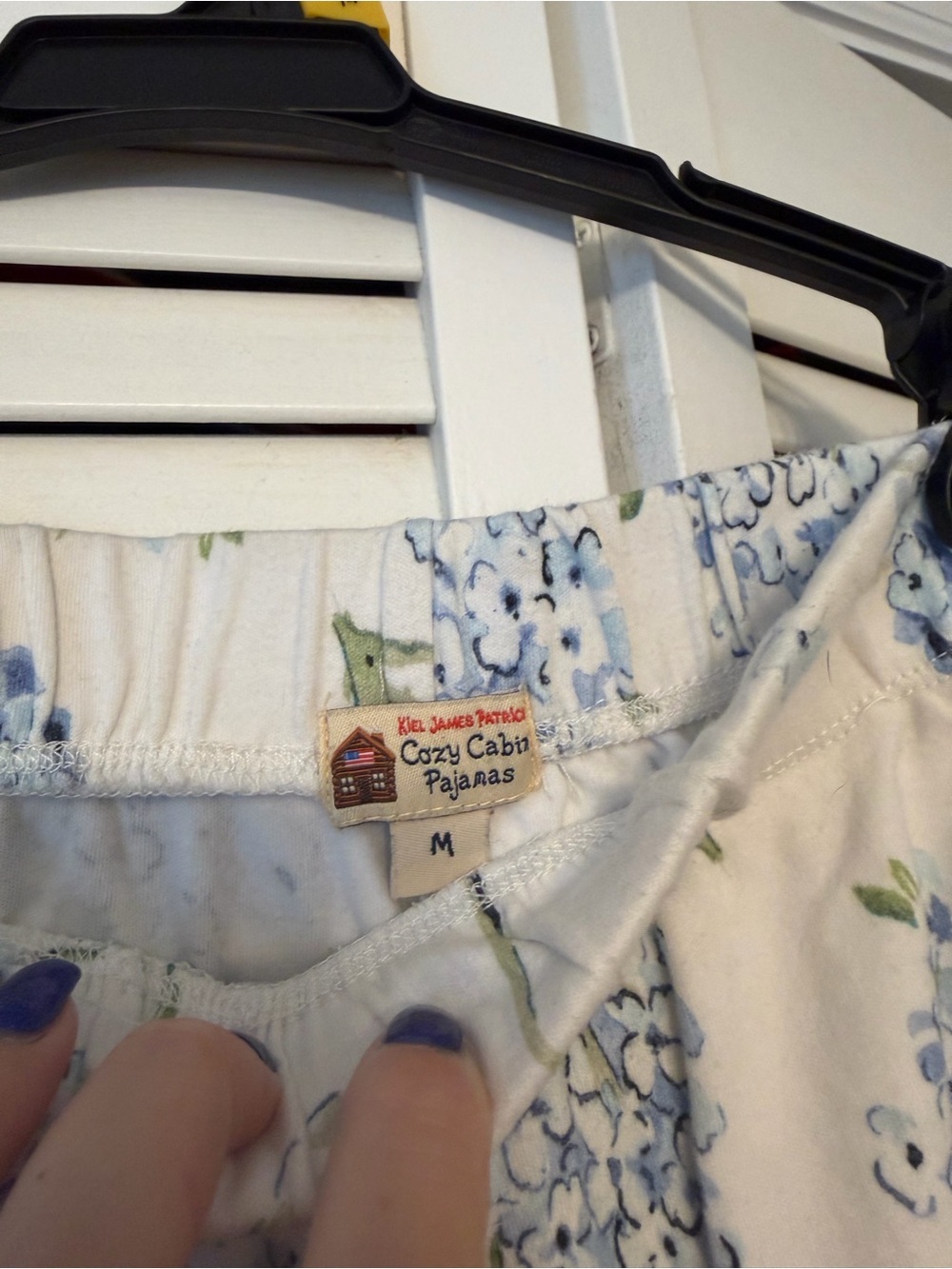 Kiel James Patrick Hydrangea Pajama Set - Picture 6 of 6